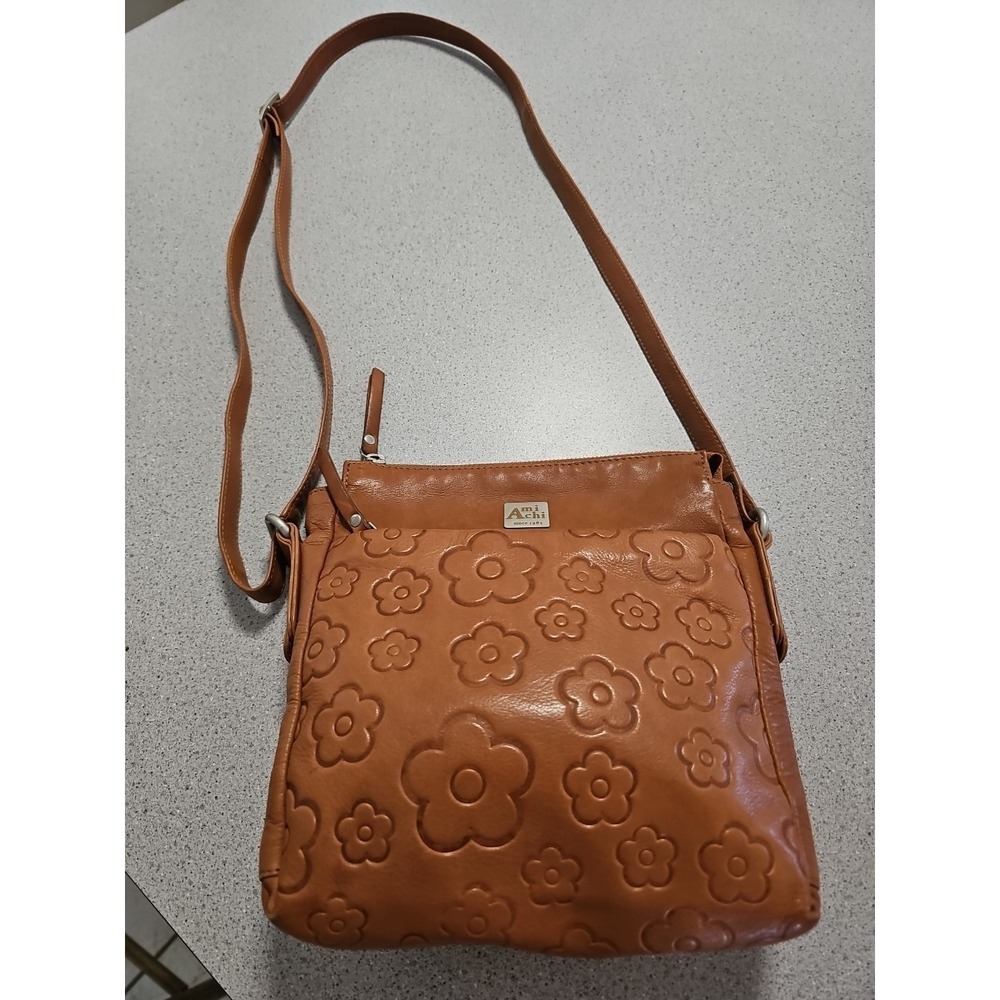 Ami Achi Crossbody Bag Tan. 2 Outside Zipper Pockets